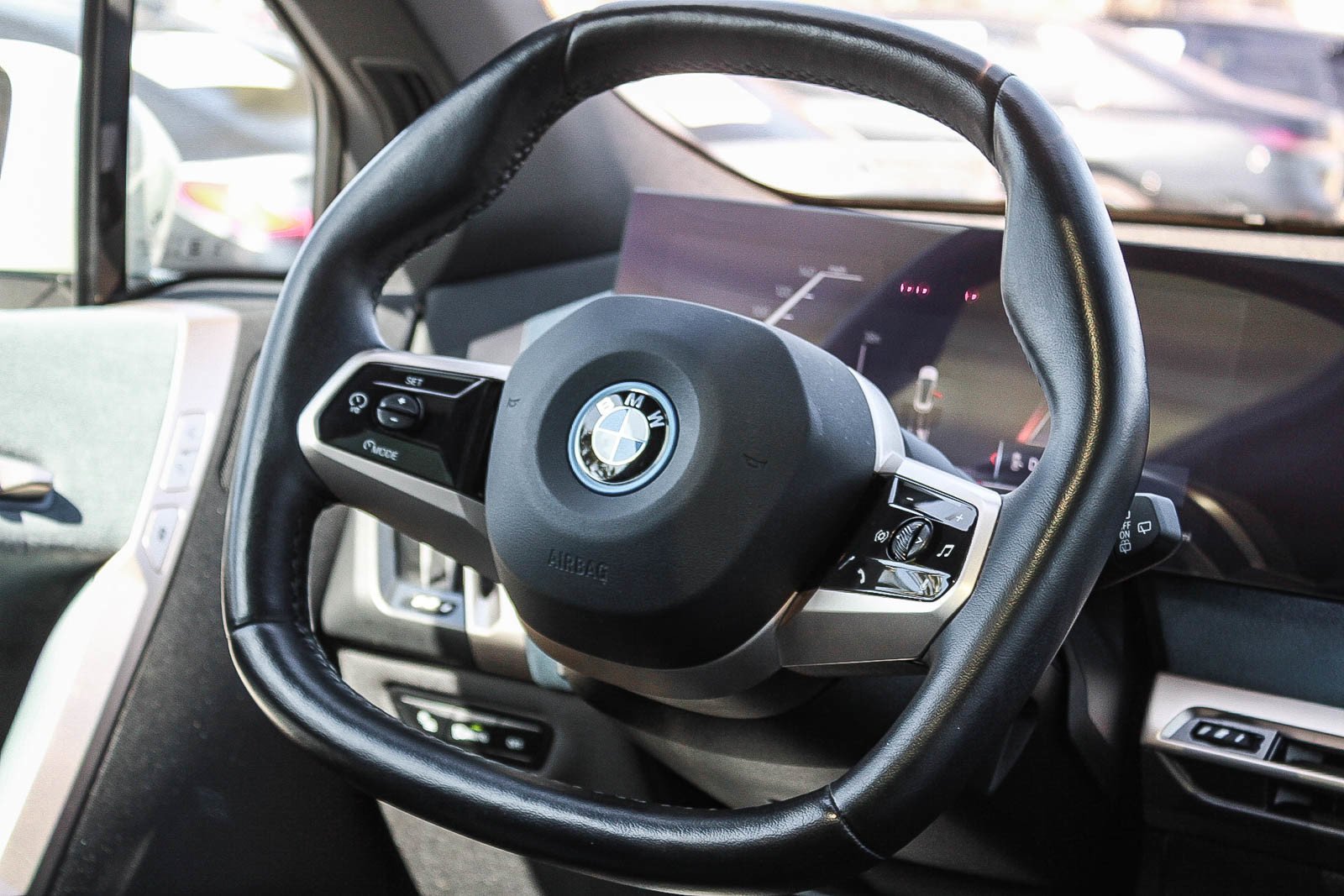 Used 2024 Mineral White Metallic BMW xDrive50 image 15