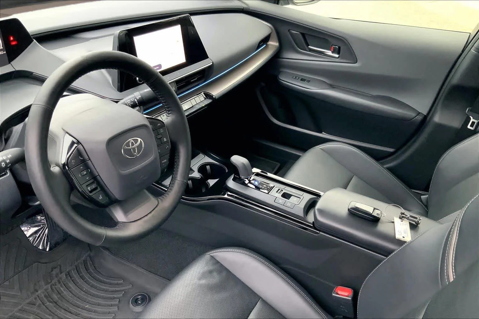 Used 2023 Cutting Edge Toyota XLE image 15