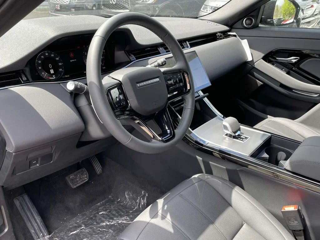 New 2026 Santorini Black Land Rover S image 13