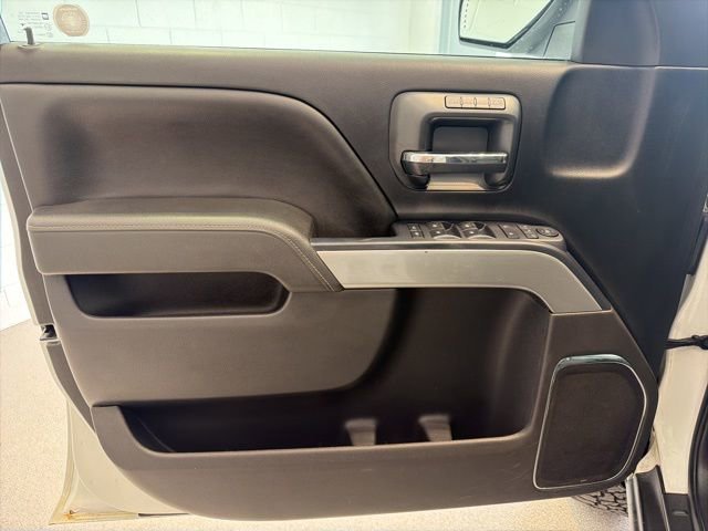 Used 2016 White Chevrolet LTZ image 18