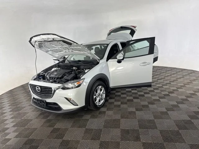 Used 2016 White Mazda Touring image 10