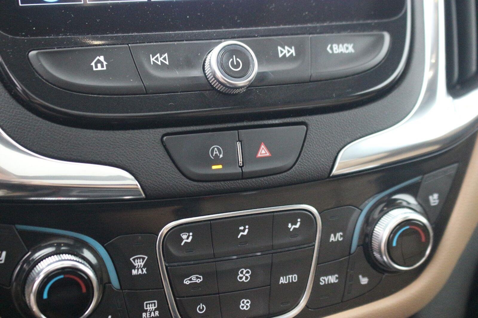 Used 2023 Iridescent Pearl Tricoat Chevrolet Premier image 27