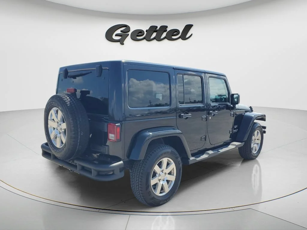 Used 2017 Black Jeep Sahara 4x4 image 5
