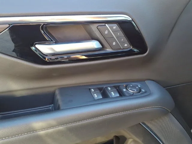 Used 2025 Sterling Gray Metallic Chevrolet LT image 17