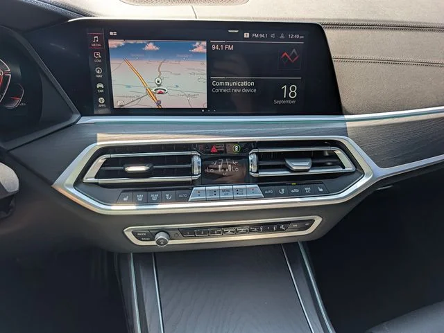 Used 2022 Black BMW xDrive40i image 18