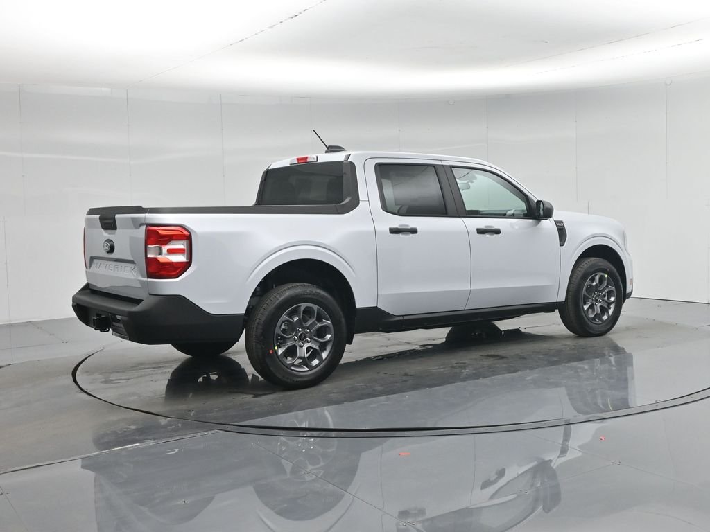 New 2026 Space White Metallic Ford XLT image 25