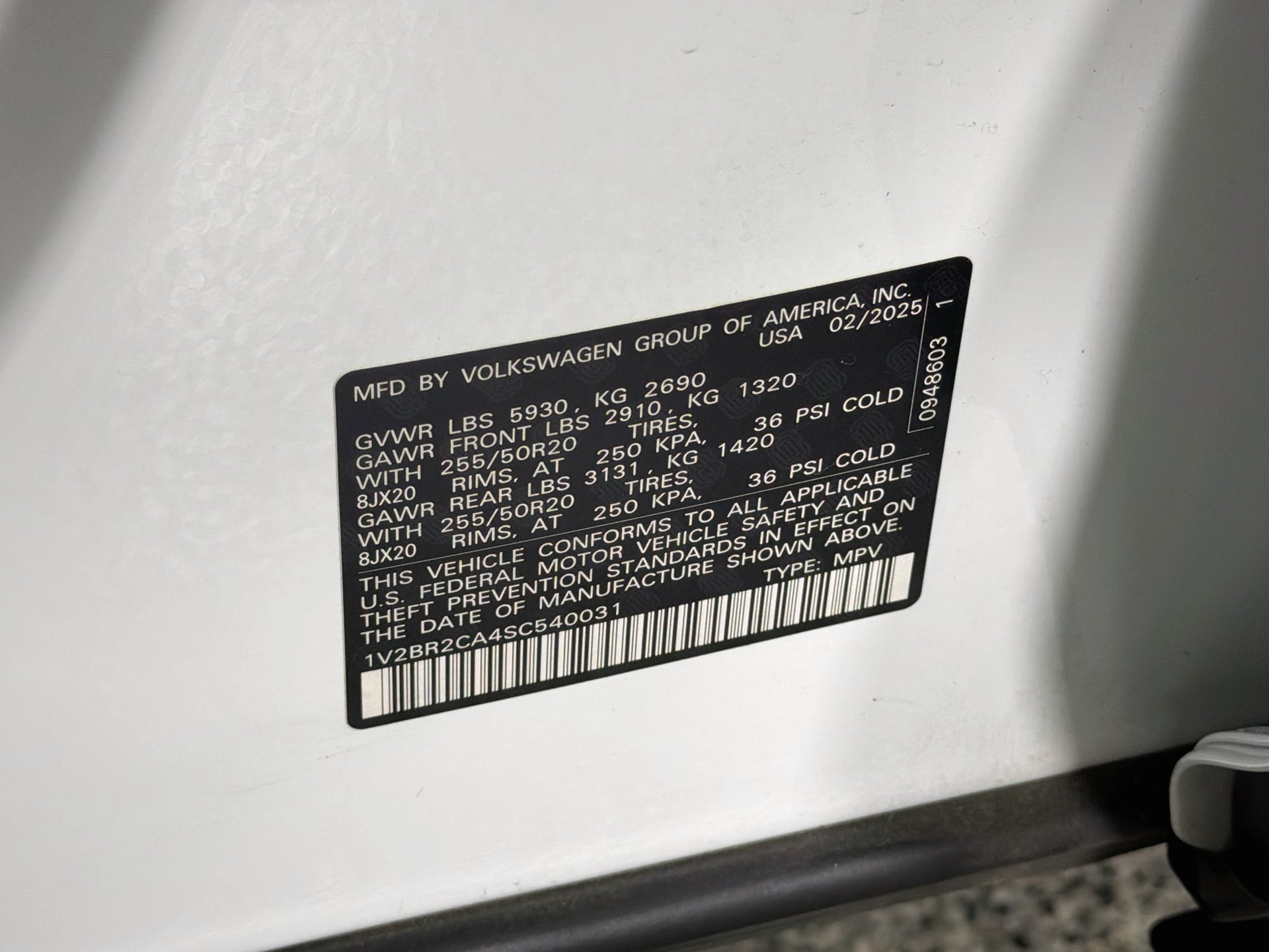 Certified Used 2025 White Volkswagen 2.0T SEL image 34