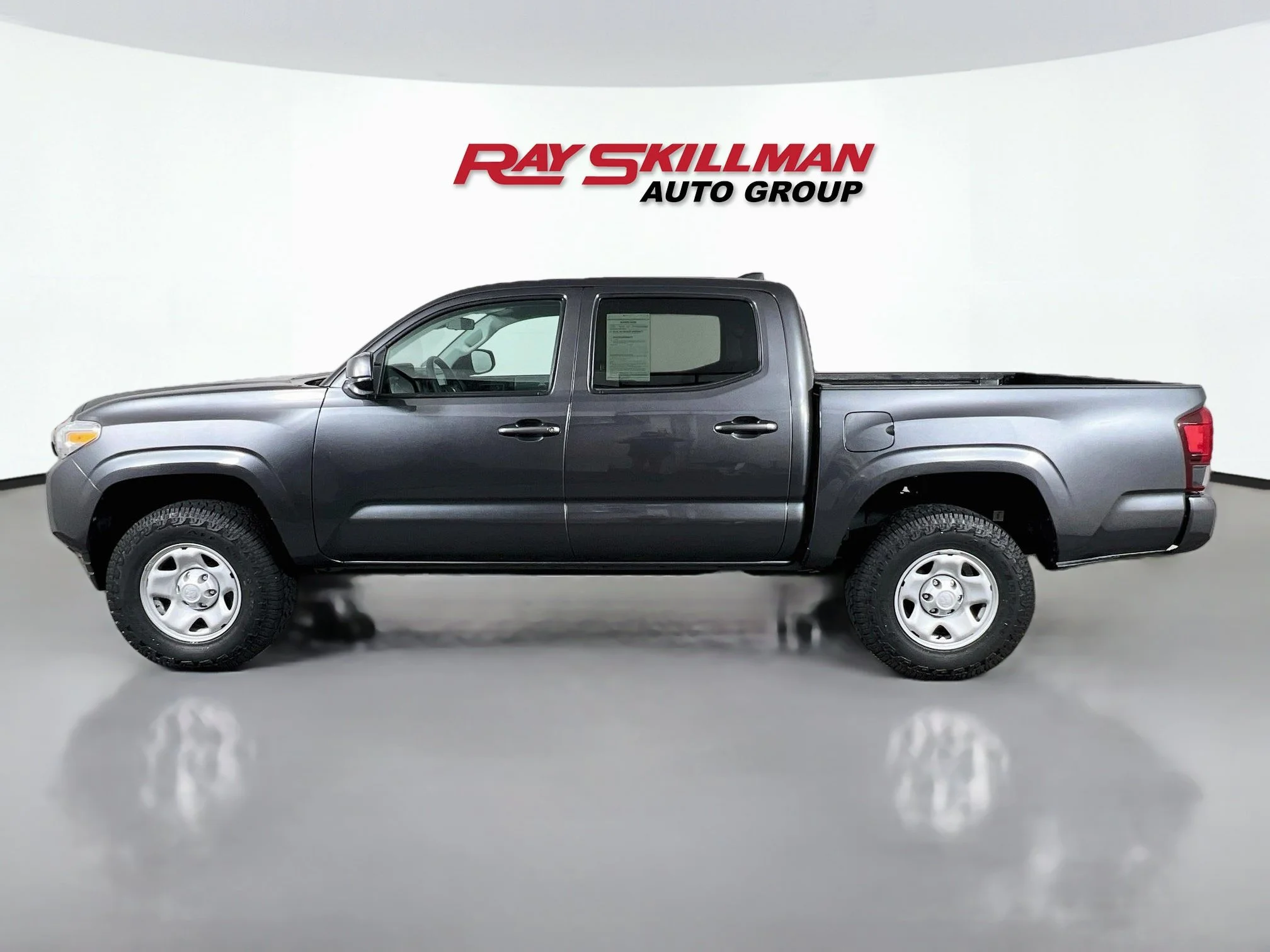 Used 2022 Gray Toyota SR image 4