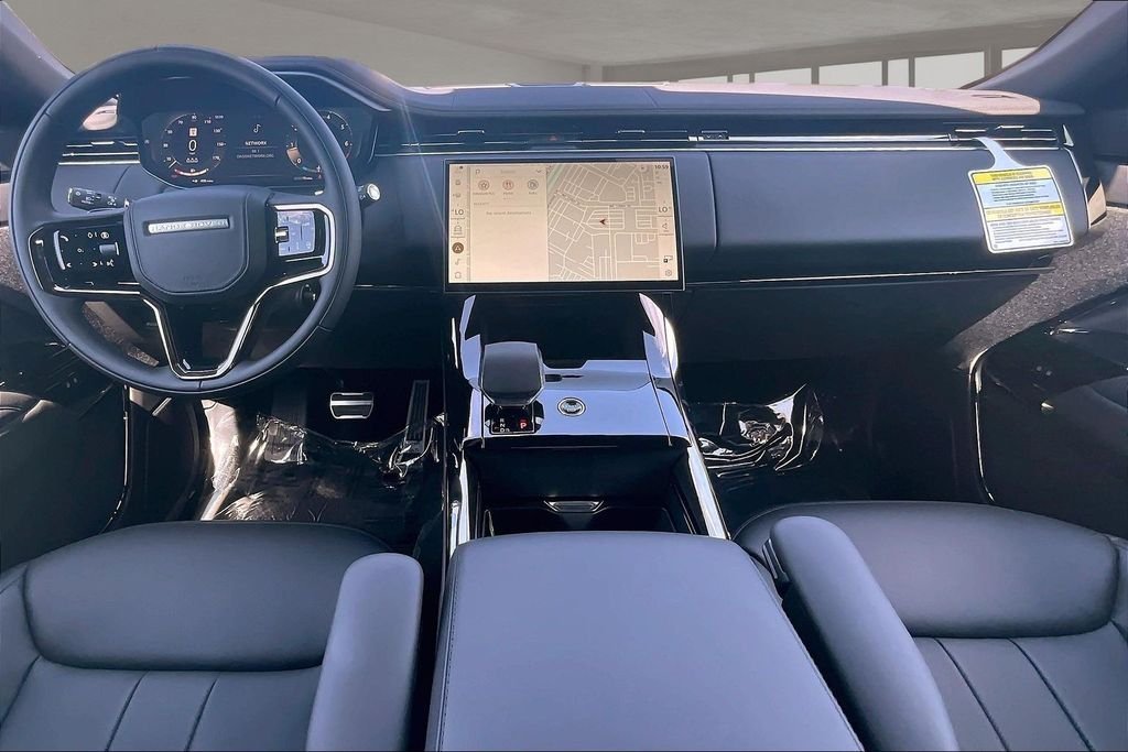 New 2026 Fuji White Land Rover Dynamic SE image 5