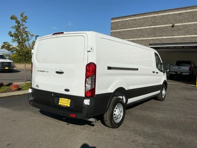 New 2025 Oxford White Ford Base image 4