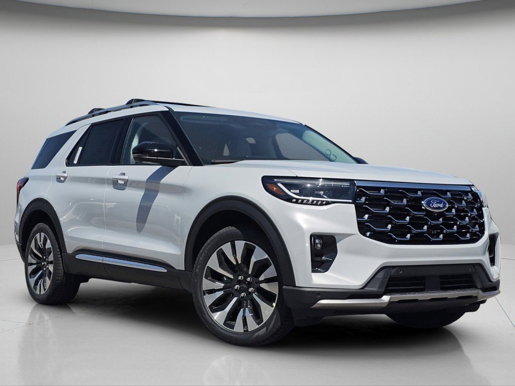 New 2026 Space White Metallic Ford Platinum image 2