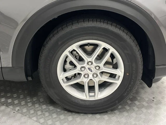 New 2026 Carbonized Gray Metallic Ford Active image 19