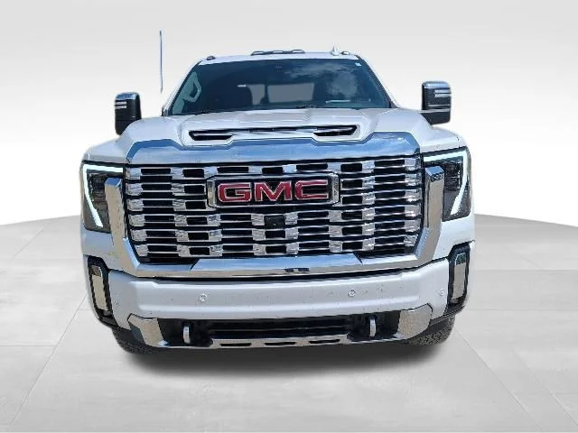 Used 2025 White GMC Denali image 8