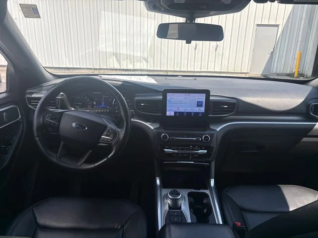 Used 2020 Black Ford XLT image 12