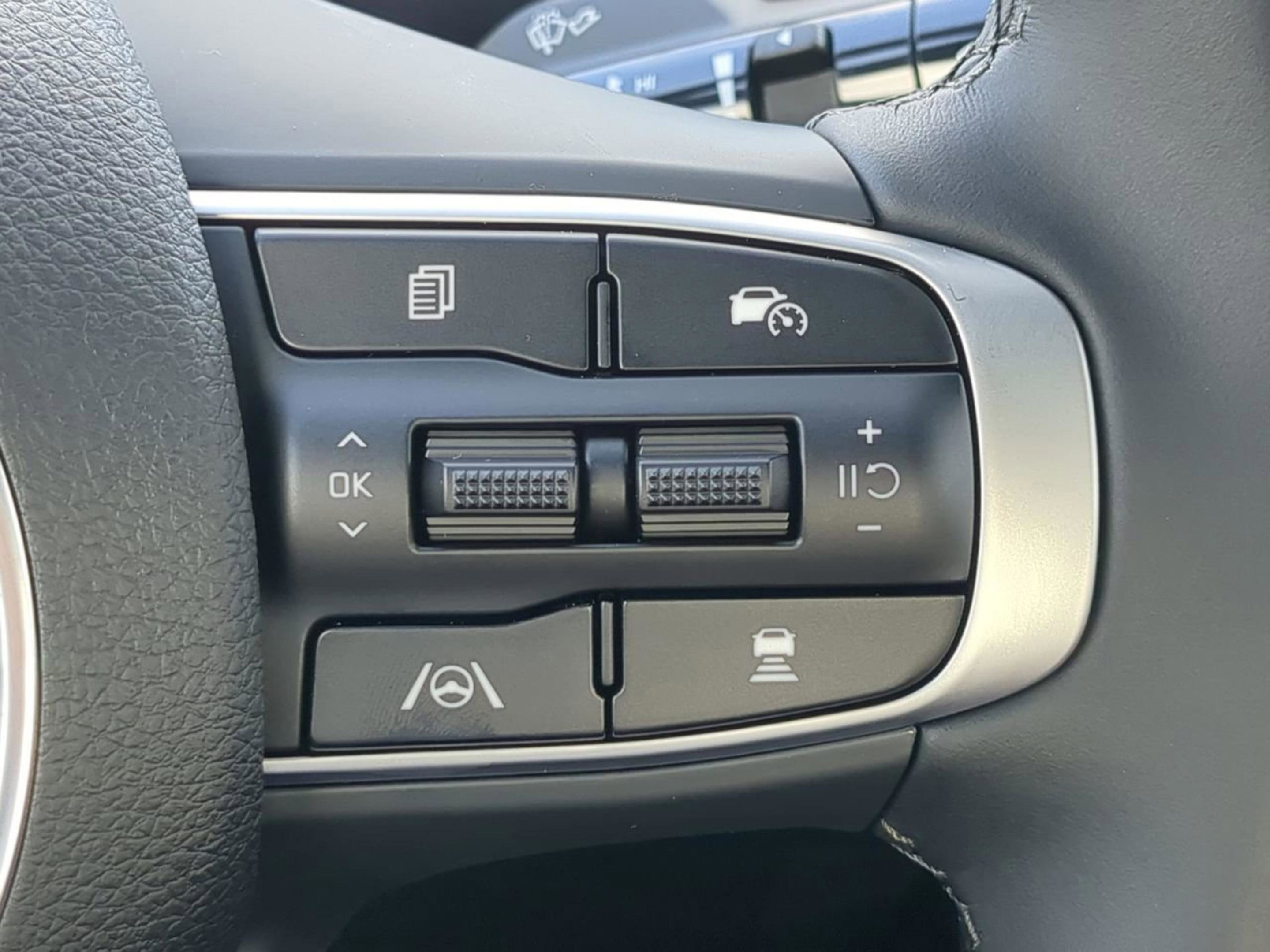 New 2026 Snow White Pearl Kia GT-Line image 24