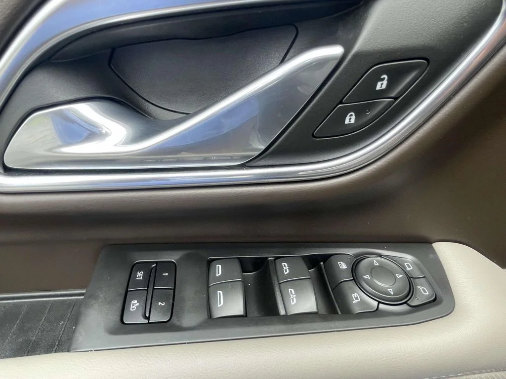 Used 2023 Sterling Metallic GMC SLT image 17
