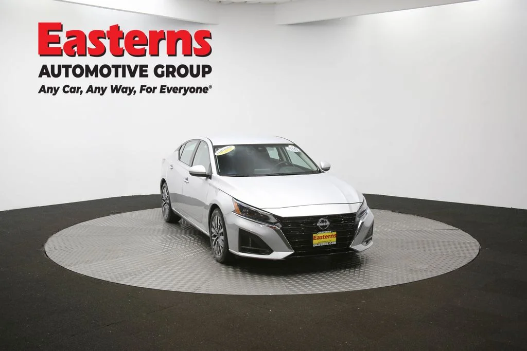 Used 2023 Silver Nissan 2.5 SV image 50