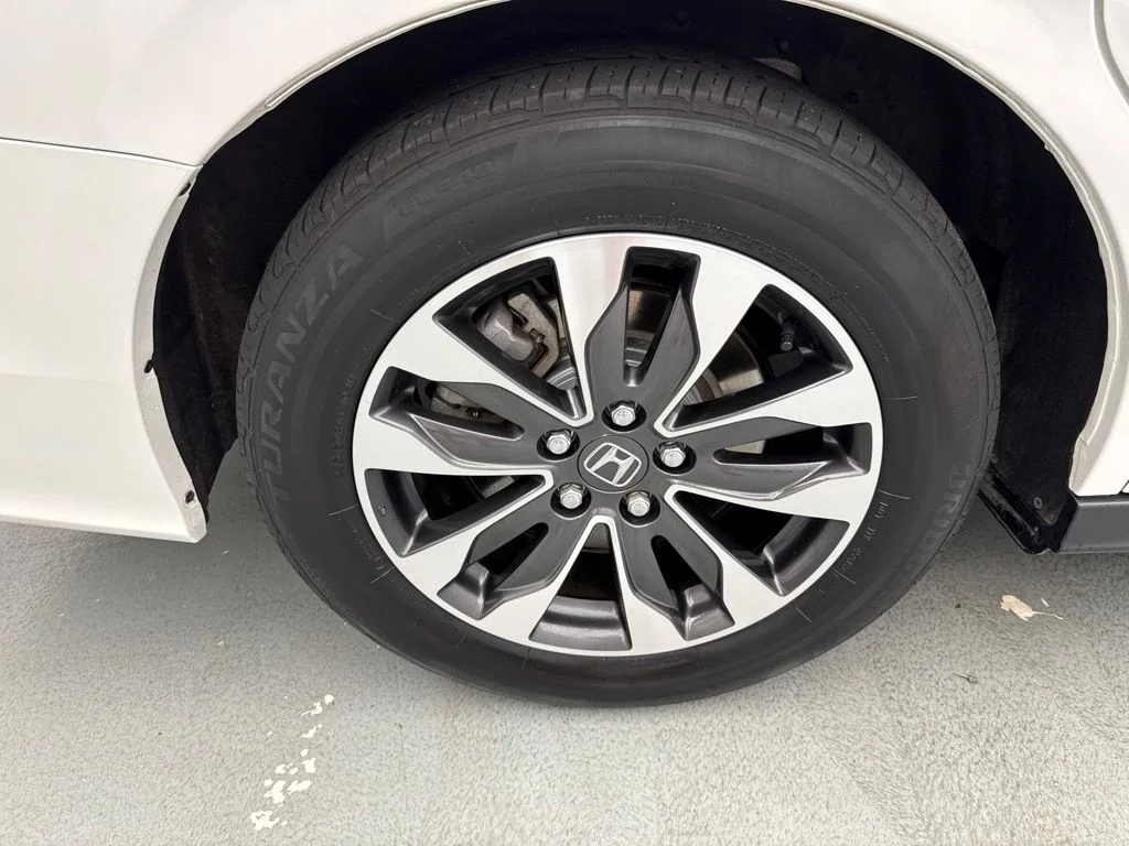 Used 2024  Honda EX-L image 12