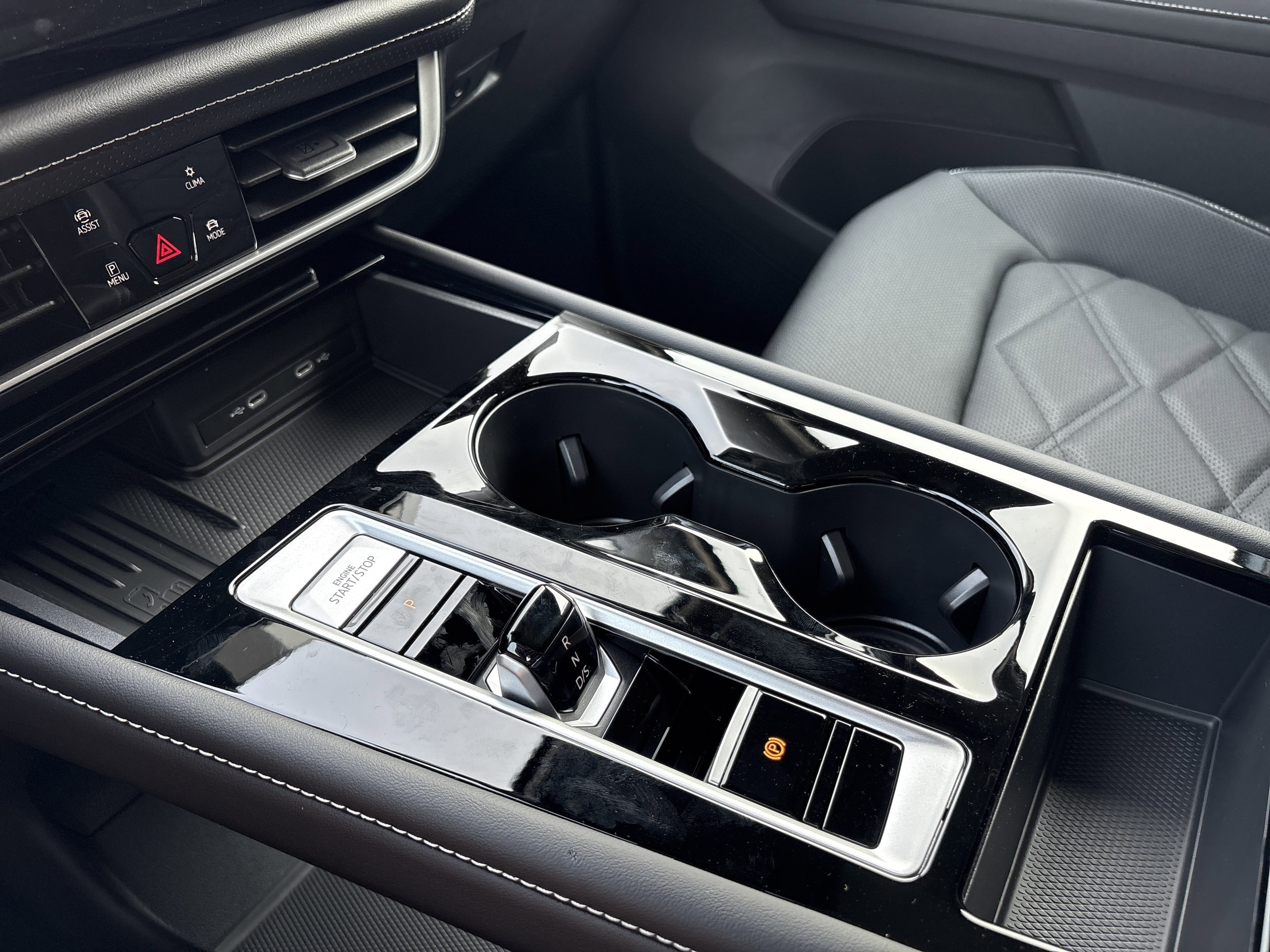 2026 Volkswagen Atlas SE w/Tech - Photo 21