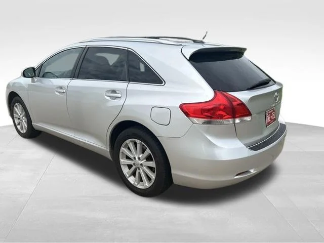 Used 2011 Silver Toyota Base image 8