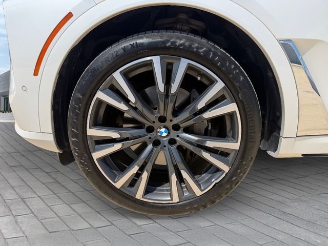 Used 2023 White BMW xDrive40i image 9