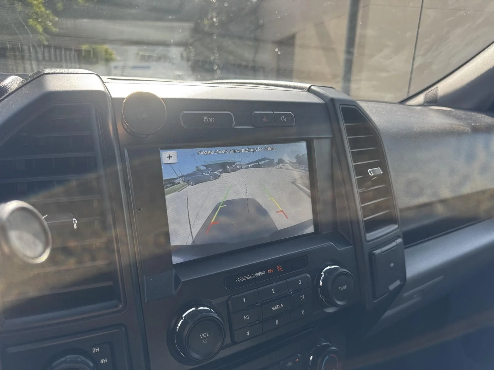 Used 2018 Oxford White Ford XL image 19