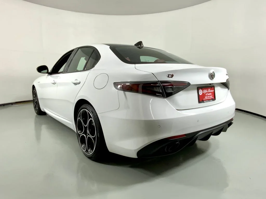 2026 Alfa Romeo Giulia Base - Photo 12