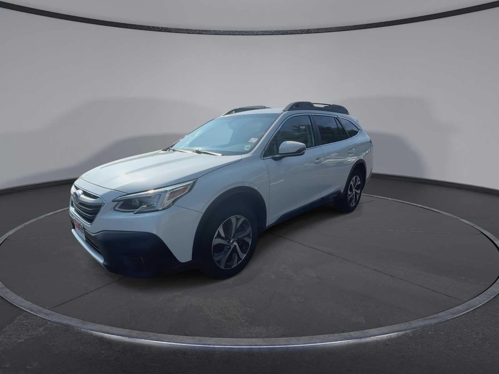 Used 2021 Crystal White Pearl Subaru Limited image 4