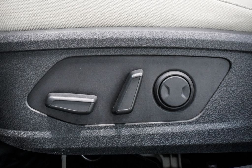 Used 2024 Blue Hyundai SEL image 7