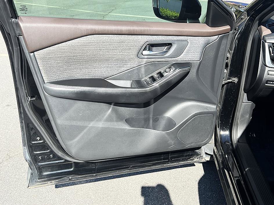 Used 2021 Super Black Nissan SV image 19
