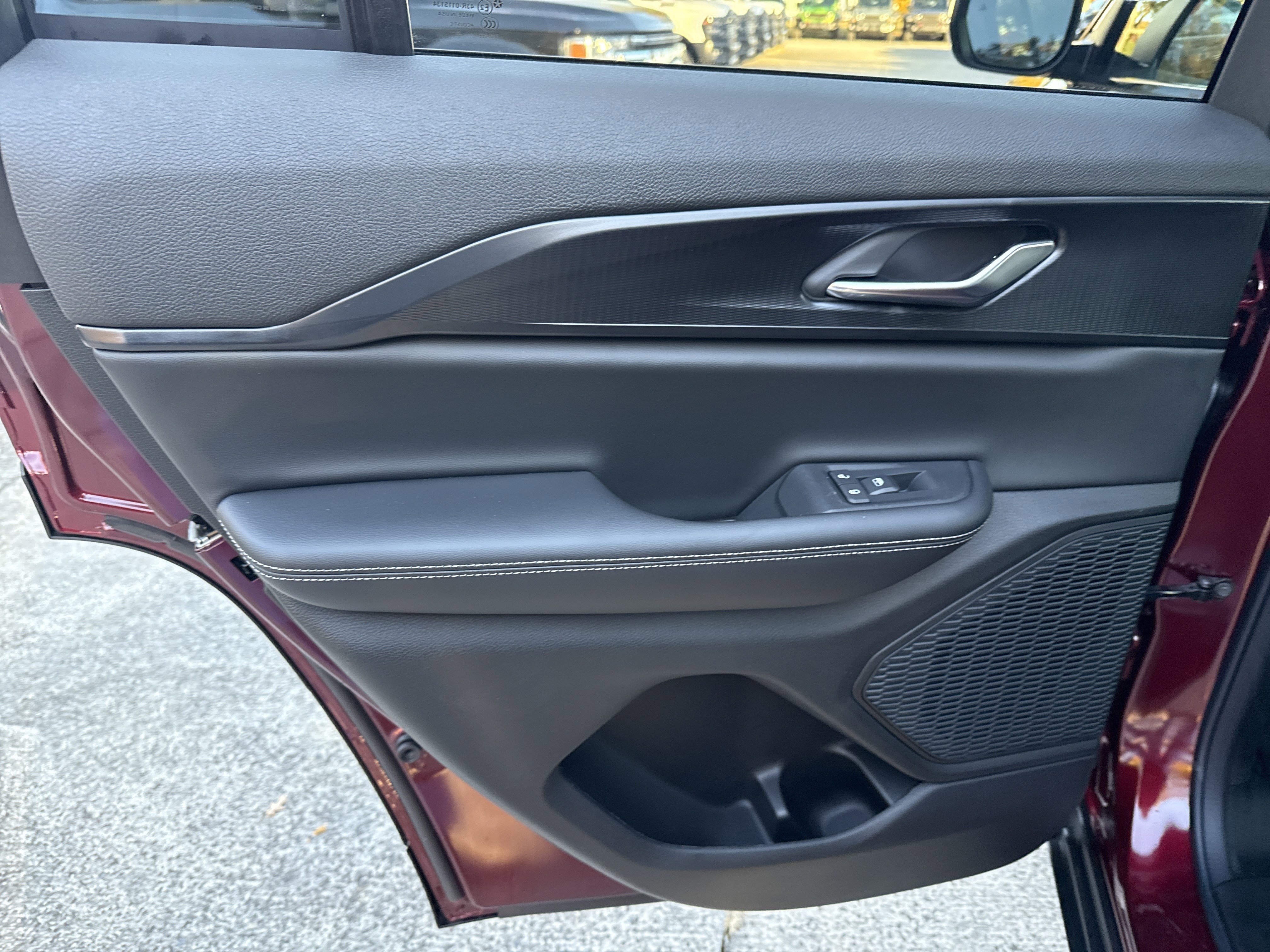 New 2025 Velvet Red Pearlcoat Jeep Laredo image 22