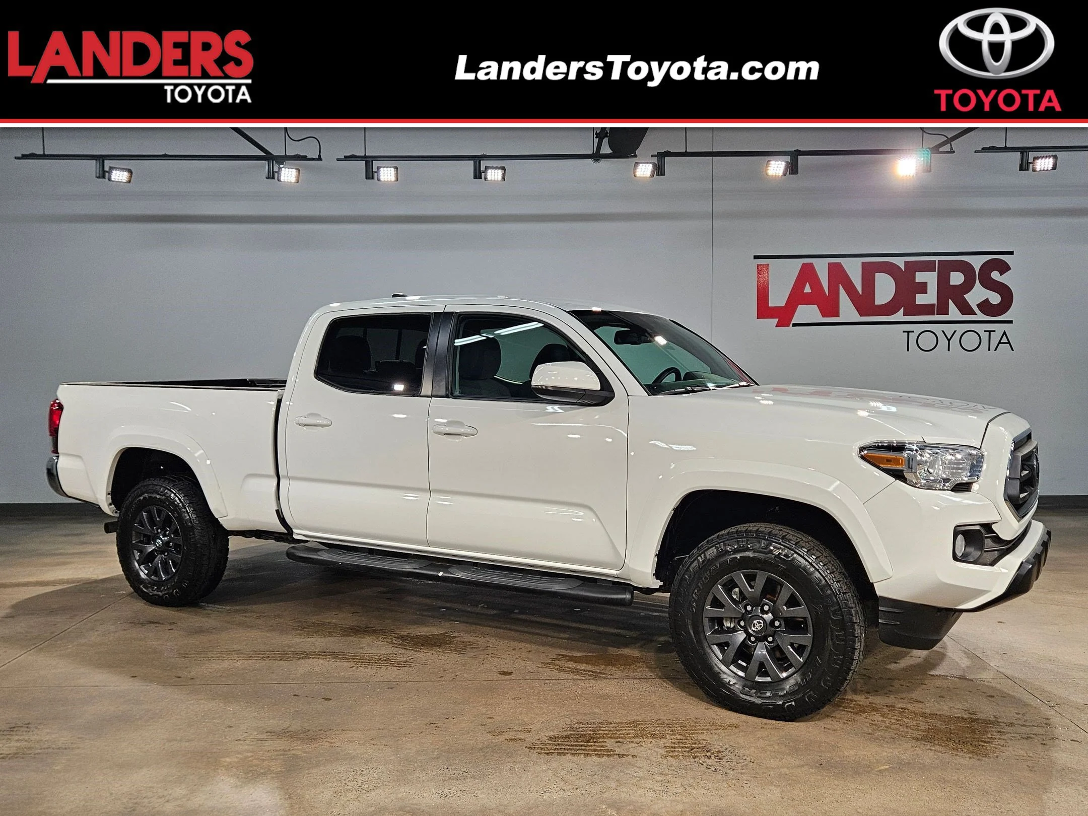 Used 2023 Ice Cap Toyota SR5 image 1