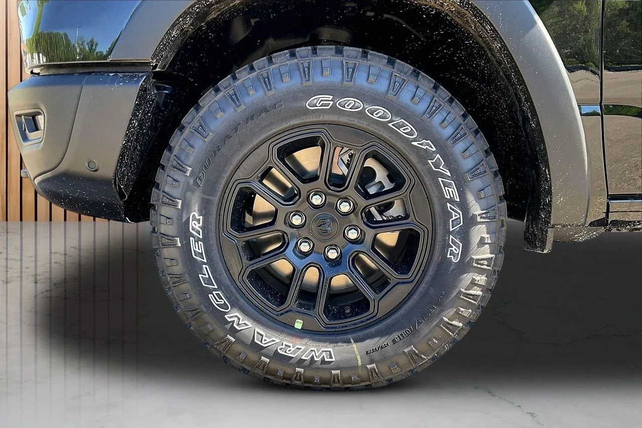 New 2026 Diamond Black Crystal Pearl-Coat Exterior Paint RAM Rebel image 34