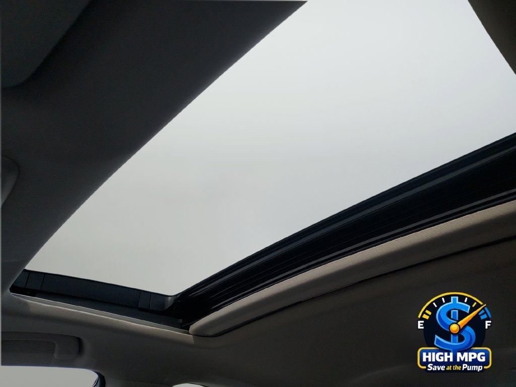 Used 2024 White Honda Touring image 32