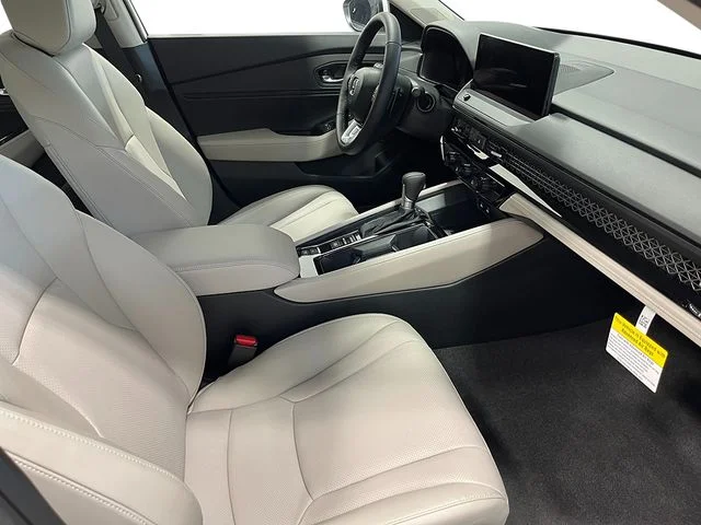 New 2026 Platinum White Pearl Honda Touring image 29