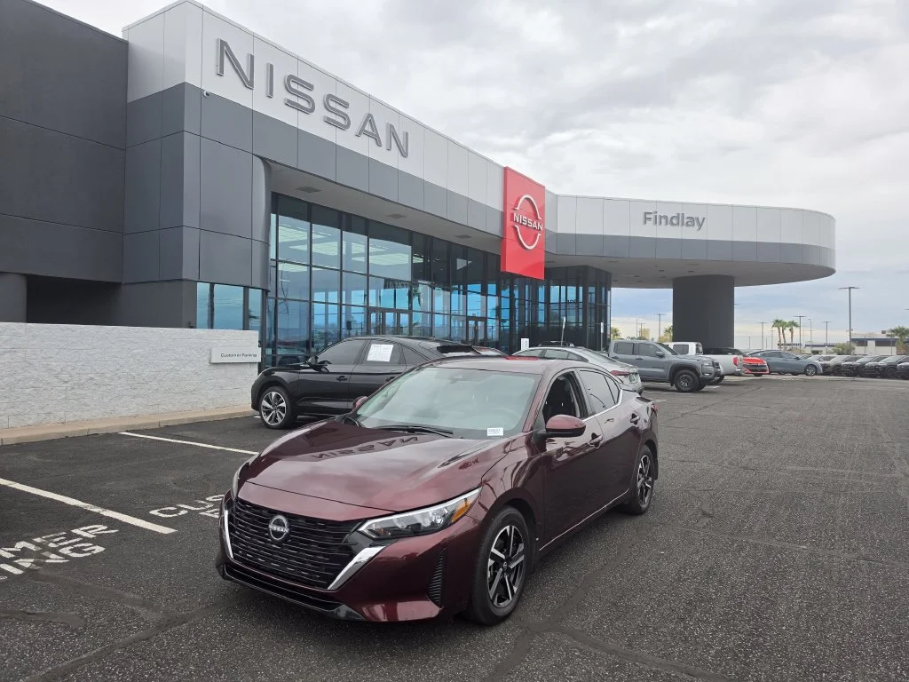 Certified Used 2025  Nissan SV image 1