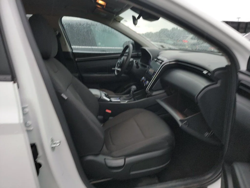Used 2023 White Hyundai SEL image 10