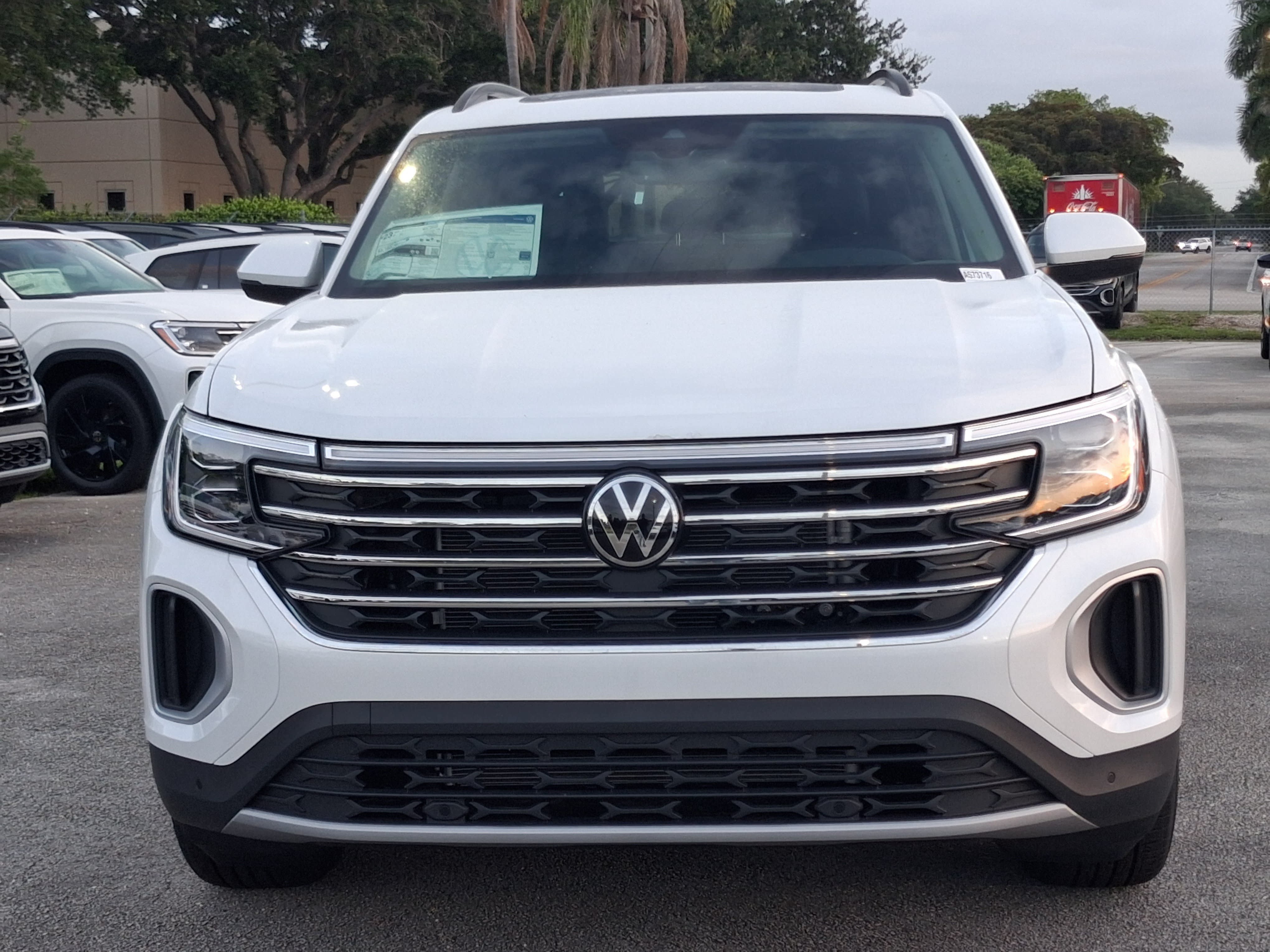 New 2026 White Volkswagen 2.0T SE w/Technology image 2