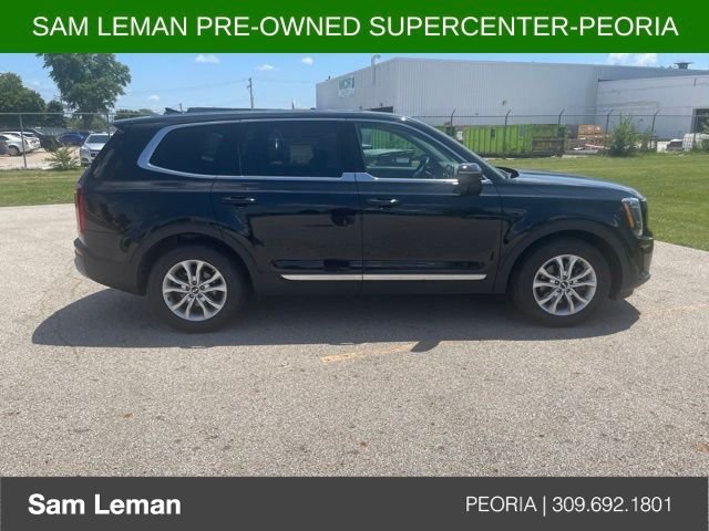 Used 2021 Black Kia LX image 4