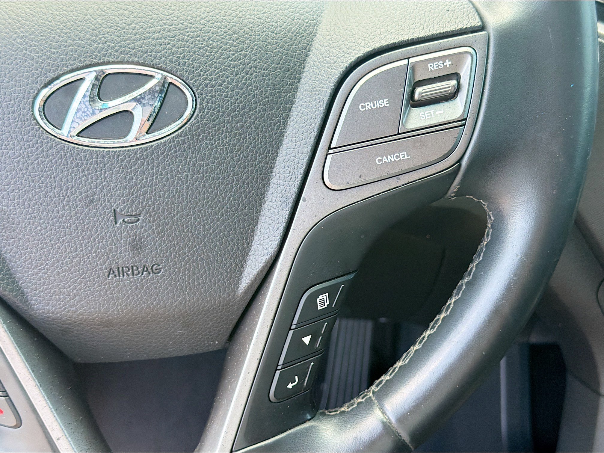 Used 2018 Pearl White Hyundai 2.0T image 35