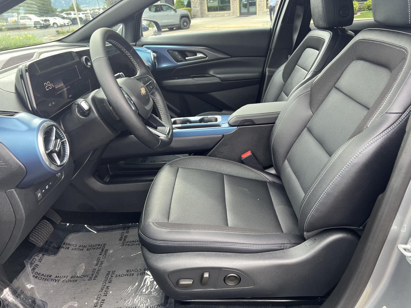 2025 Chevrolet Equinox EV LT - Photo 16