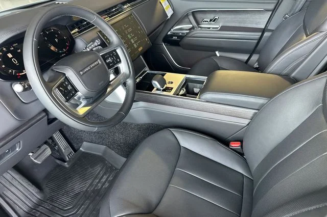 New 2026 Fuji White Land Rover SE image 9
