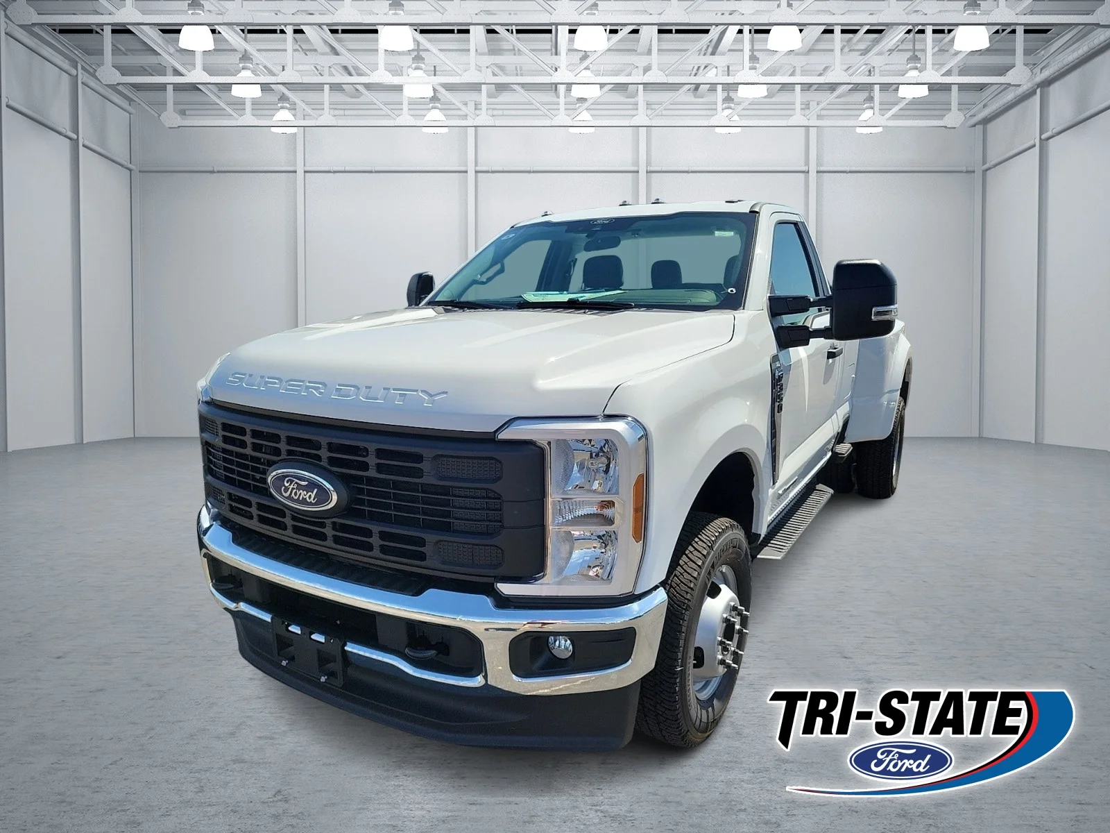 New 2026 Oxford White Ford F-350&reg; XL image 1