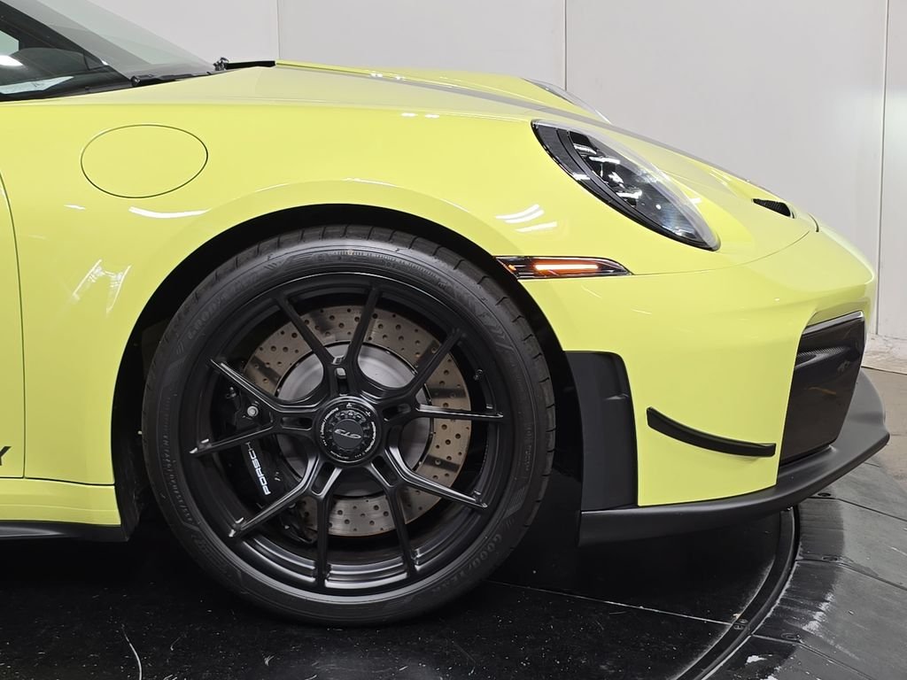 New 2026 Cartagena Yellow Metallic Porsche GT3 image 11