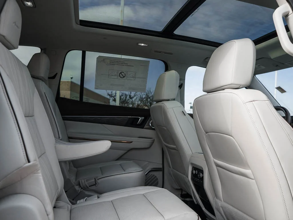 2026 Buick Enclave Avenir - Photo 13