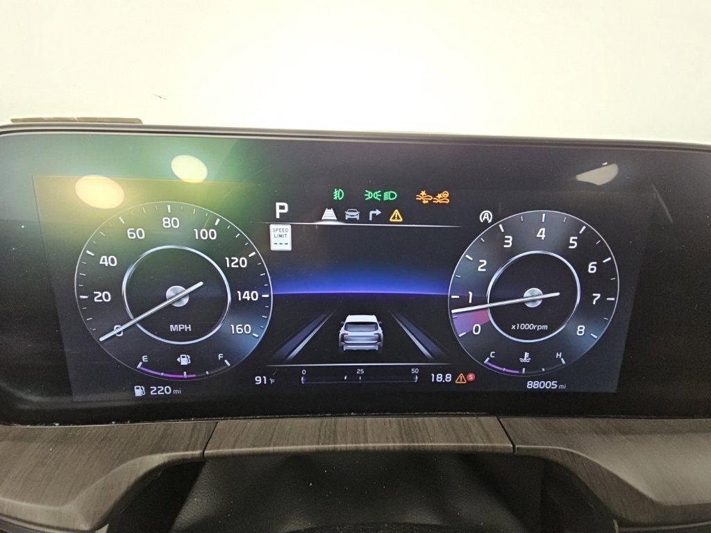 Used 2023 White Kia SX-Prestige image 34