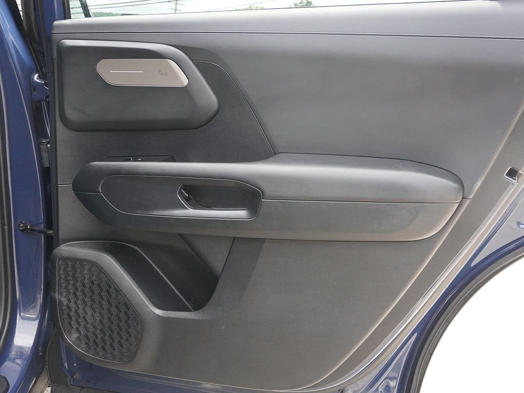 Used 2027 Black Kia S image 28