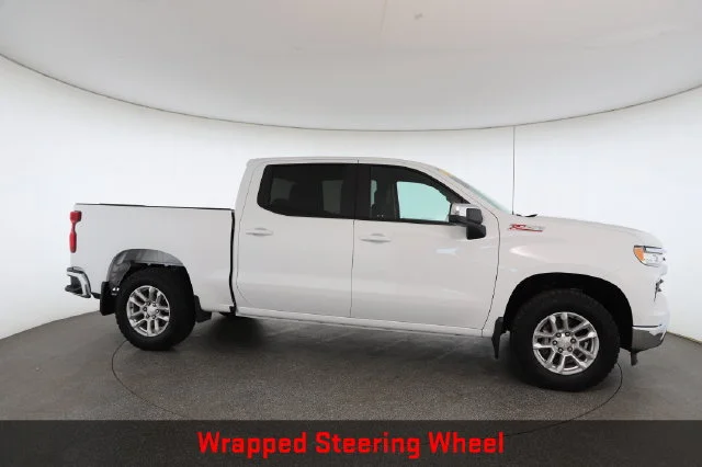 Used 2024 White Chevrolet LT image 27