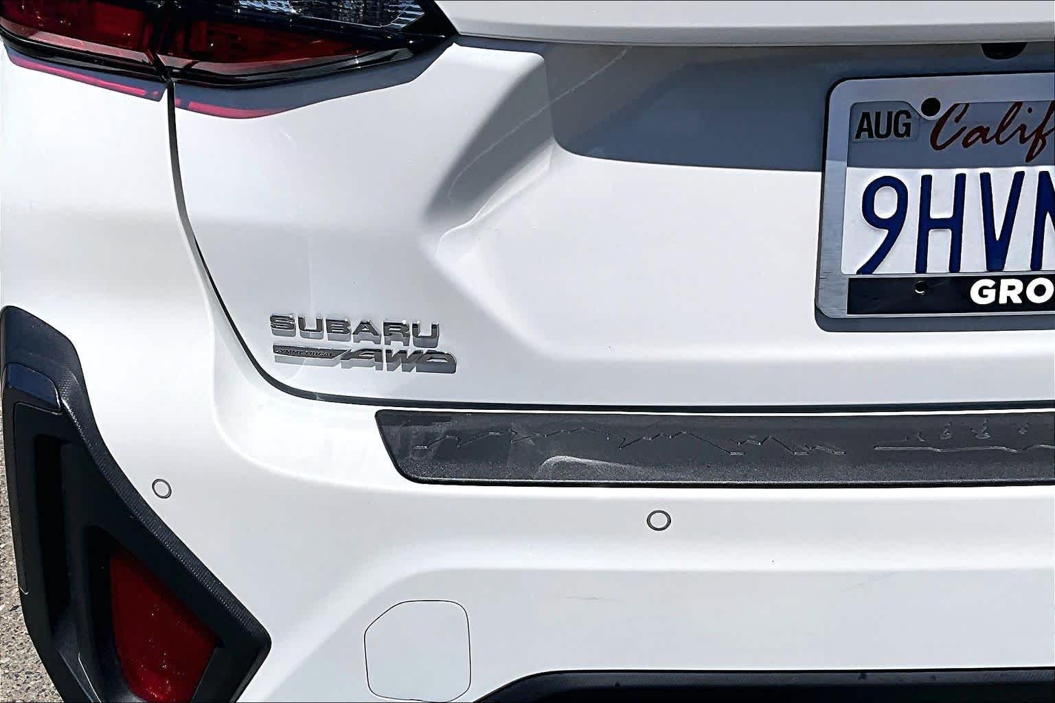 Used 2024 Crystal White Pearl Subaru Limited image 9