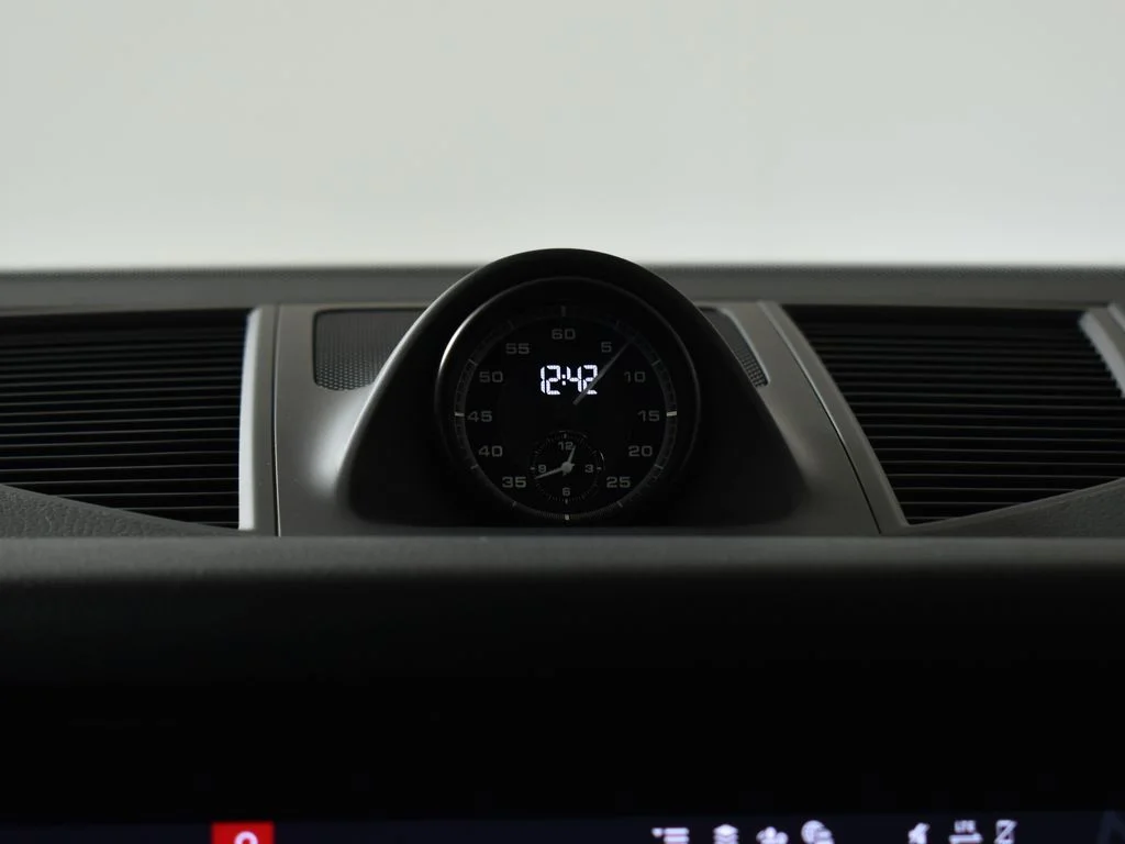 2026 Porsche Macan - Photo 22